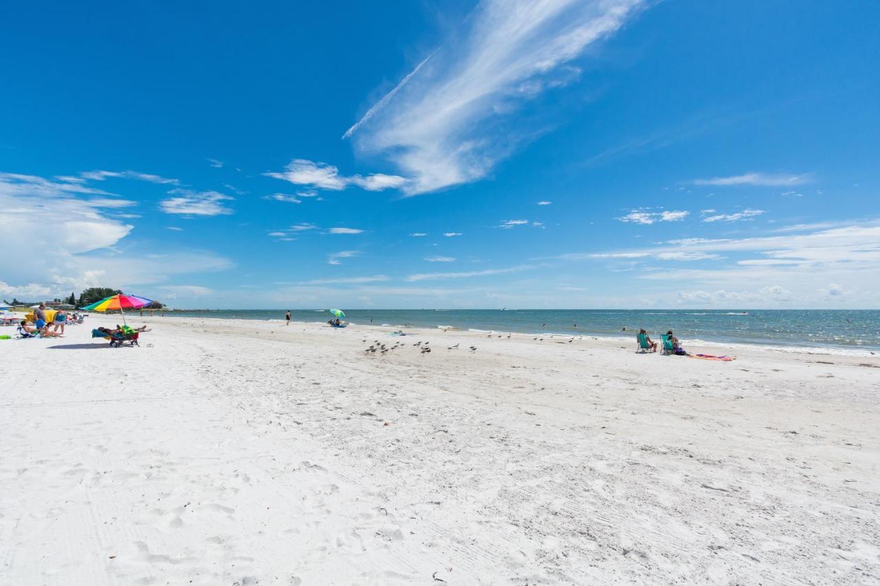 201 Sandy Shores Condos St. Pete Beach Buitenkant foto