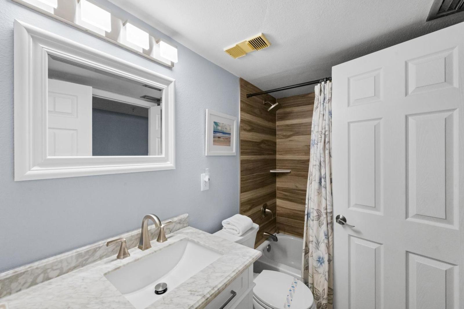 201 Sandy Shores Condos St. Pete Beach Buitenkant foto