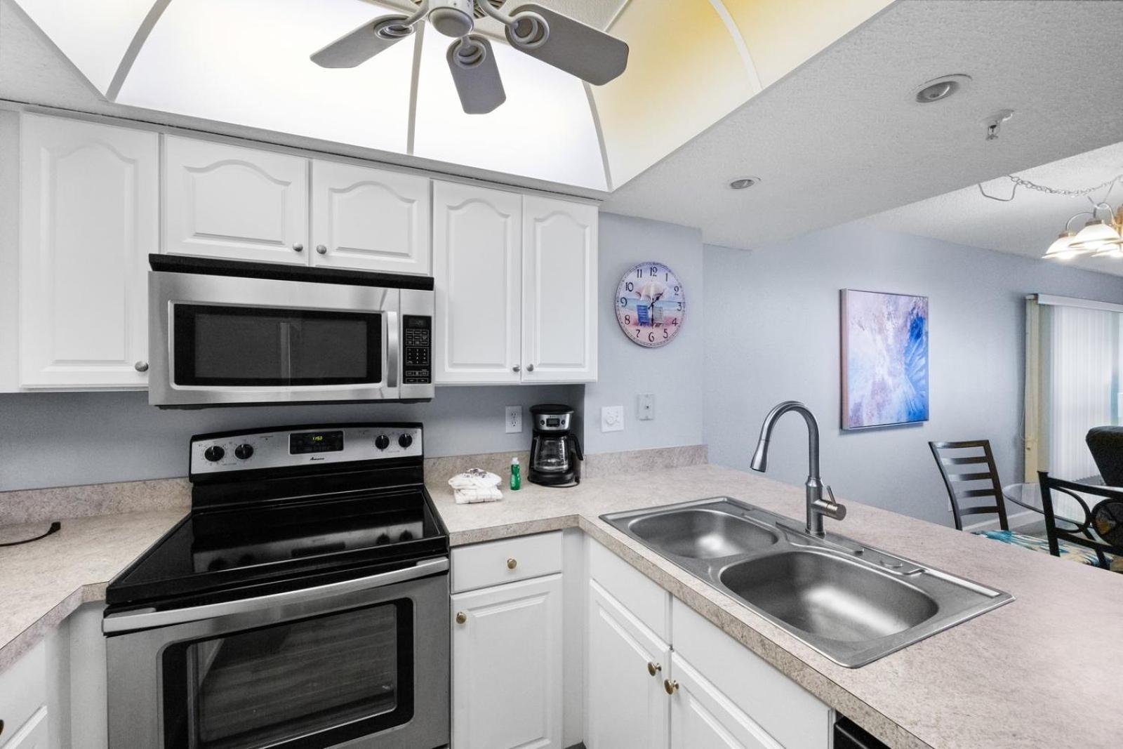 201 Sandy Shores Condos St. Pete Beach Buitenkant foto