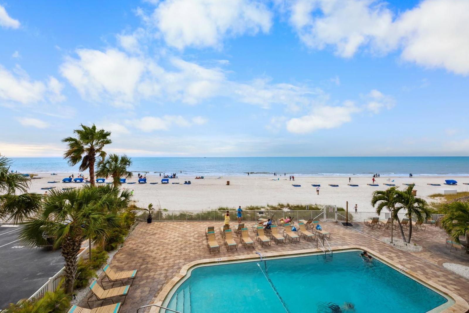 201 Sandy Shores Condos St. Pete Beach Buitenkant foto